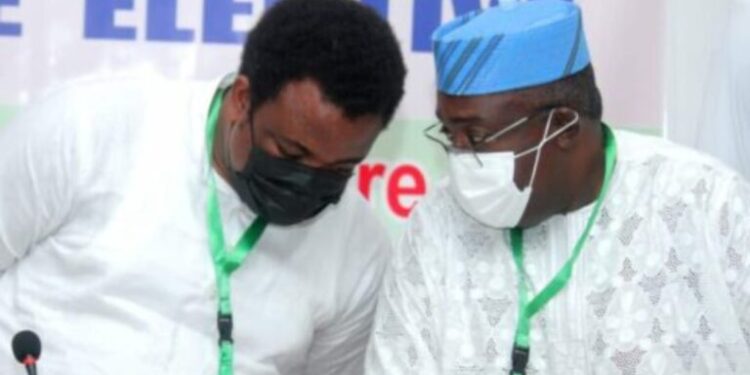 Sidikou Karimou à Serge Akakpo : “Adieu mon frère, ton œuvre vivra”