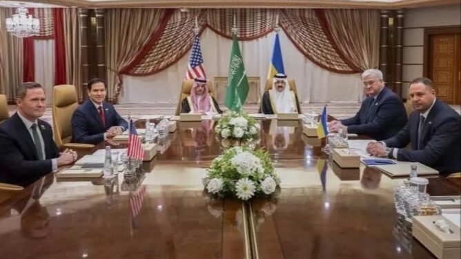 Vers une trêve en Ukraine : Washington relance son soutien à Kiev