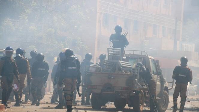 Attaques terroristes au Burkina : deux bases stratégiques prises d’assaut