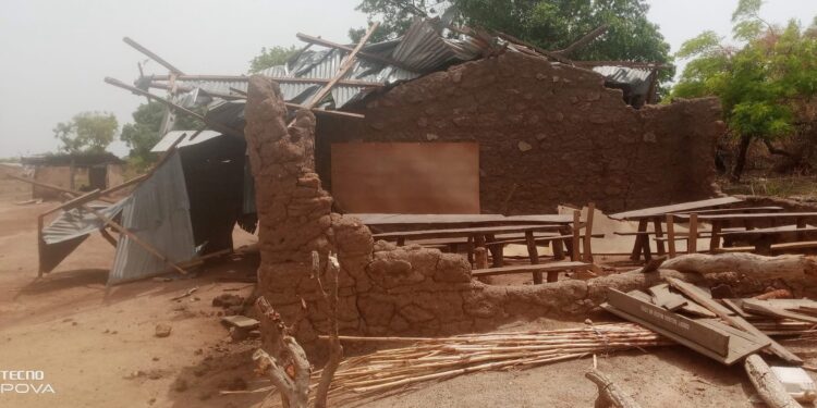 Deh-Wonko : L’école primaire publique en ruine après une pluie violente