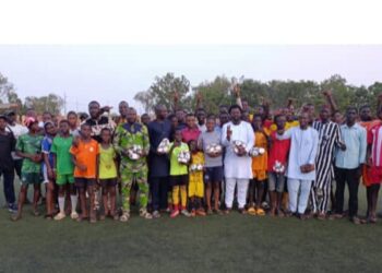 Dassouki Moutala soutient l’AOSP : un geste fort pour le développement du sport à Parakou