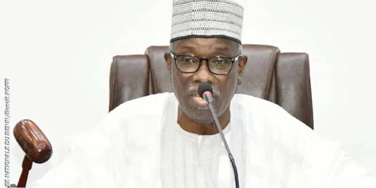 « Une gifle salutaire » : la tribune au vitriol de Basile Ahossi contre l’ex-ministre Paulin Akponan