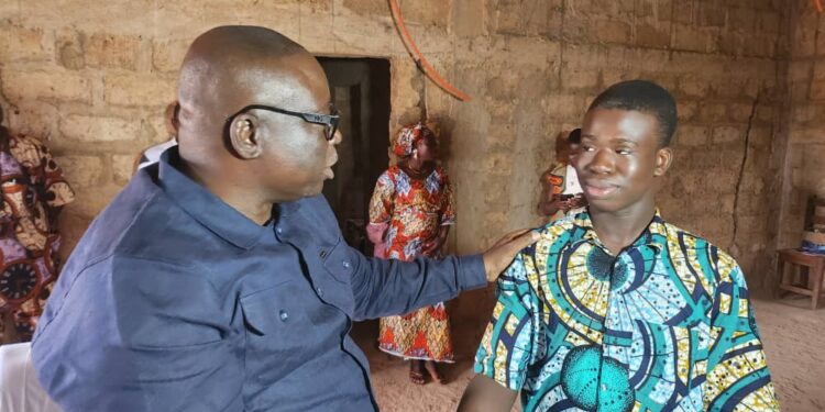 Rachidi Gbadamassi au domicile du 1er au Bac : hommage aux efforts d’un génie et de ses encadreurs
