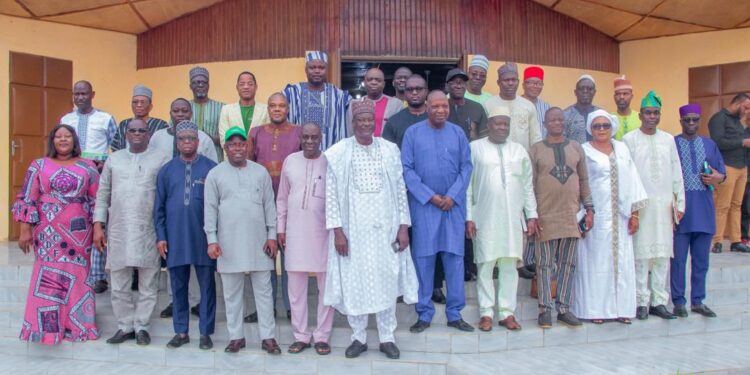 Présidentielle 2026 : la Céna forme les maires du Nord sur le système de parrainage