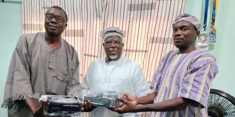 Patrimoine baatonu : Deeman Radio FM reçoit un appui technique de sa majesté Babadamagui