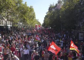 Nouvelle journée de grève : Forte mobilisation sociale en France