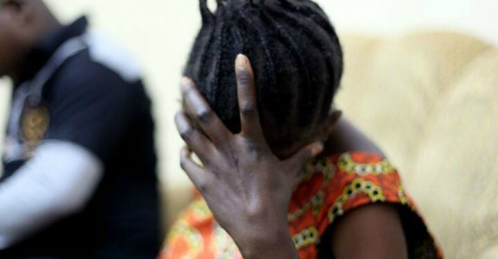 Parakou : une jeune coiffeuse enceinte sauvagement égorgée