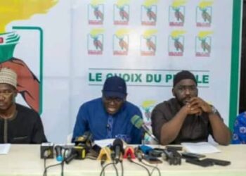 Conférence de presse des Démocrates : le parti accuse le pouvoir d’ingérence