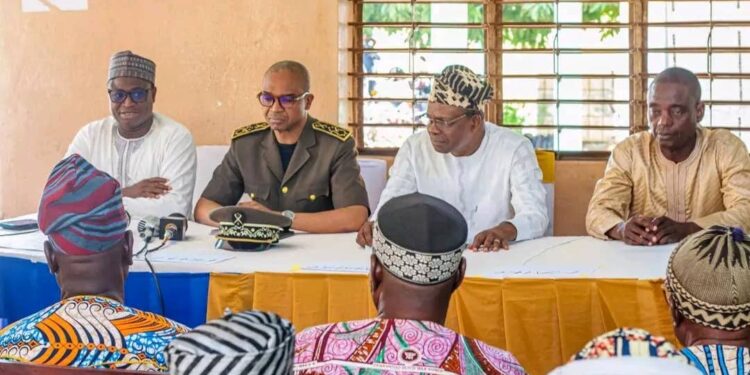 Parakou : le ministre Akotègnon évalue la réforme de la décentralisation