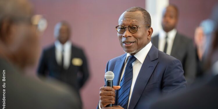 Bénin : Faux, Patrice Talon ne peut pas prolonger son mandat de deux ans.