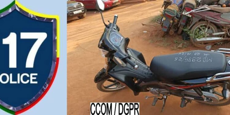 Parakou : un voleur de moto en fuite abandonne son butin face à la police