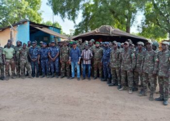 Nouvel an : le préfet Djibril Mama Cissé aux côtés des Forces de Défense à Kalalé