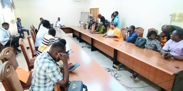 Wilfried Léandre Houngbédji face aux médias à Parakou : retraite à la SRTB, candidature de Romuald Wadagni au cœur des échanges