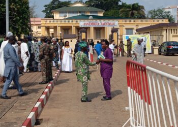 Direct-Installation de la 10ᵉ législature : ferveur populaire et attentes politiques à l’Assemblée nationale