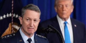 États-Unis : Trump défend le général Caine sur l’Iran