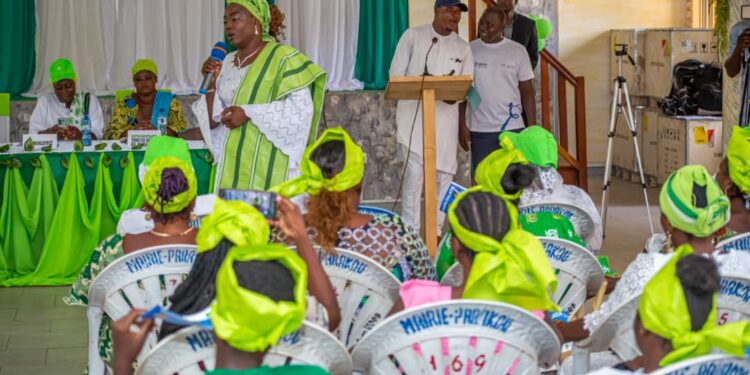 Grande mobilisation féminine à Parakou : le pari réussi de Faridatou Zachari Traoré au profit de Wadagni-Talata