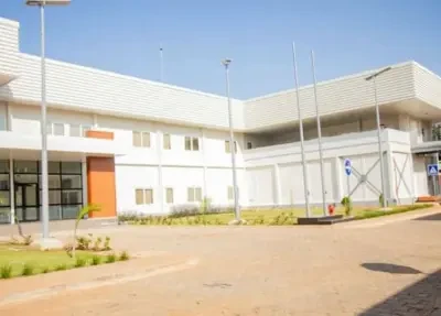 Mandat d’arrêt, extradition en vue : les précisions du parquet spécial sur Kemi Seba