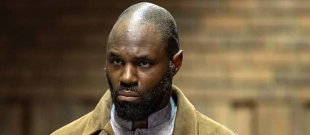 Kémi Séba : une panne d’électricité fait reporter l’audience