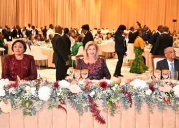 Gala de Children of Africa : Nathalie Villette-Wadagni, la Première dame du Bénin à l’honneur à Abidjan